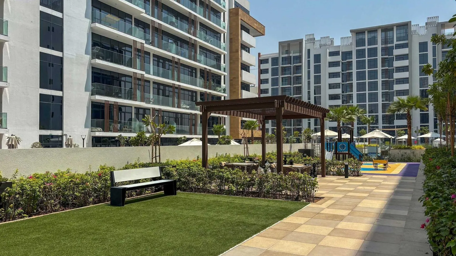 Frank Porter - Azizi Riviera 16 Dubai Förenade Arabemiraten